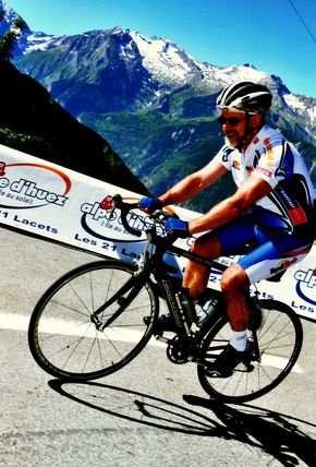 Mit 63 Jahren im Anstieg nach alpe d